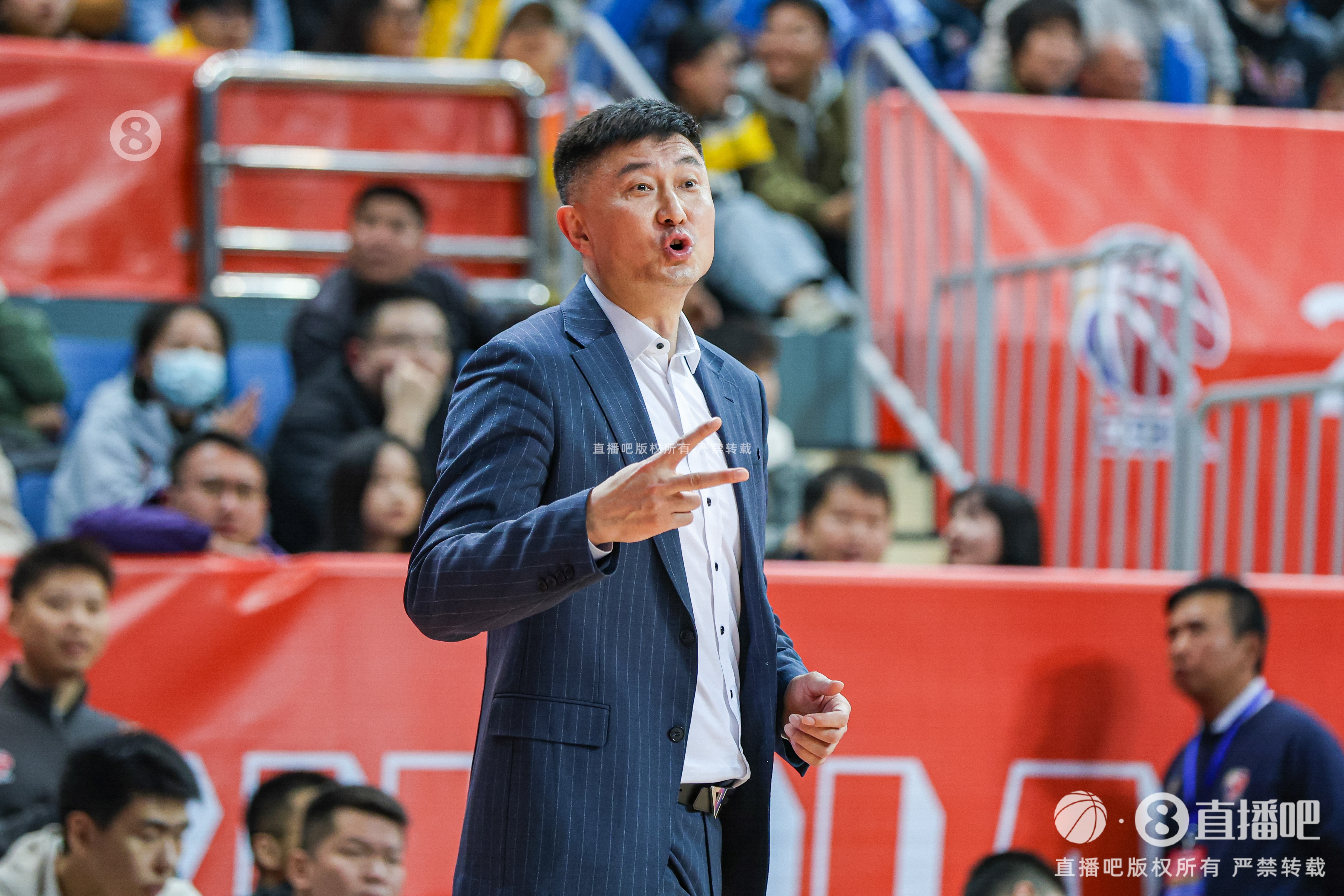  杜锋：球队磨合还需提升 季后赛强度很高 需要保持适应的状态