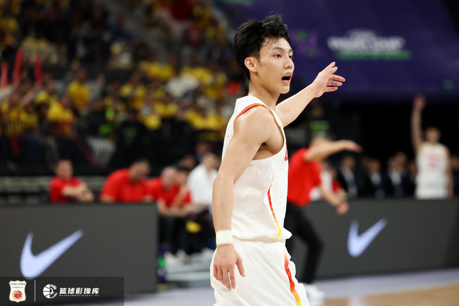 首发出战不在状态!徐杰全场3中0没得分 拿到3板1助2断另2失误