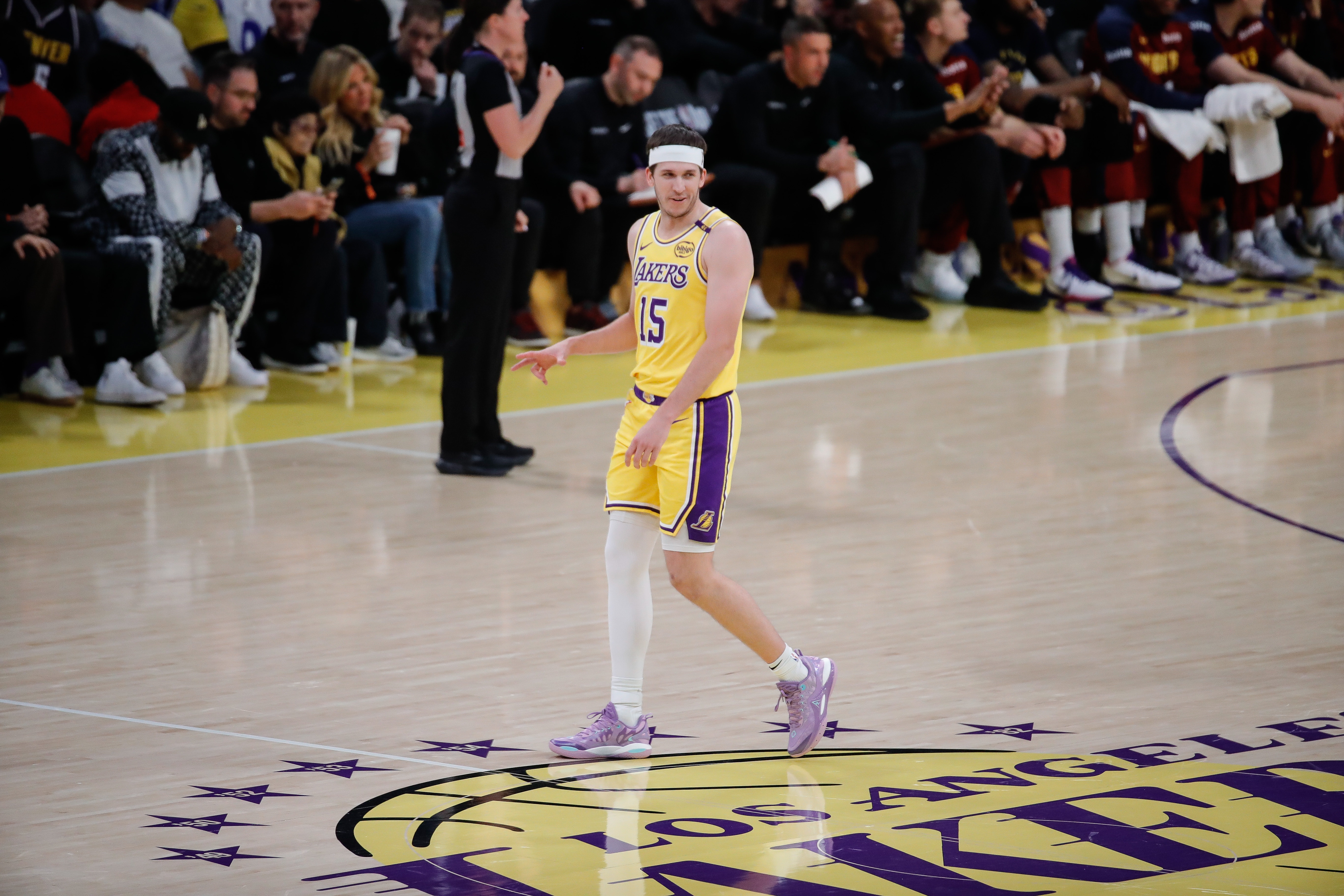  难挽败局！里夫斯13中9高效拿下25分2板5助 正负值-21